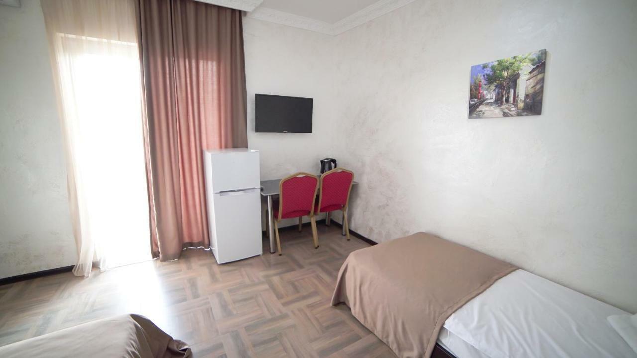 Hotel Progress Батумі Екстер'єр фото