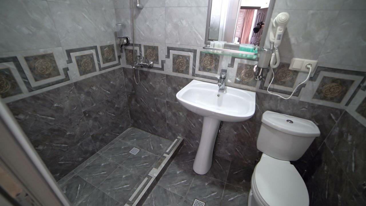Hotel Progress Батумі Екстер'єр фото