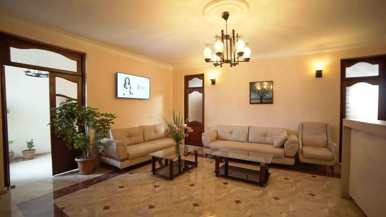 Hotel Progress Батумі Екстер'єр фото