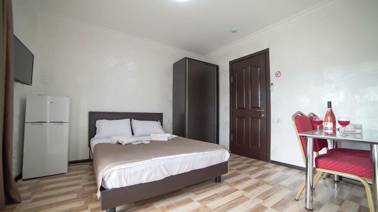 Hotel Progress Батумі Екстер'єр фото
